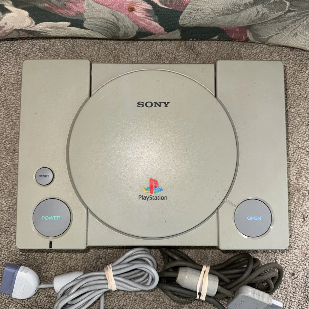 Sony PlayStation 1 SCPH-7501 Console PS1 Bundle 2 Controllers 2 Games Tested EUC